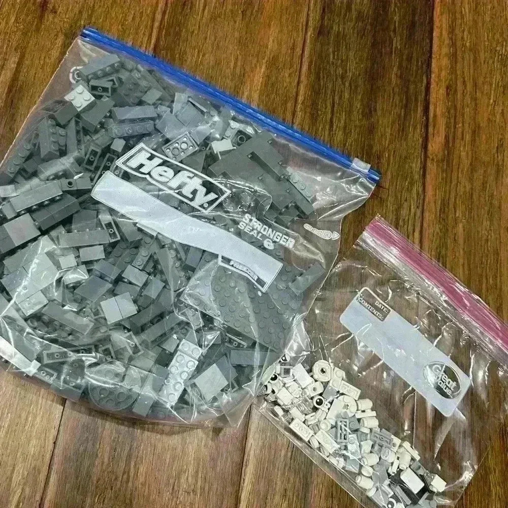 Lego Bag of miscellaneous grey pieces - Picture 2 of 2